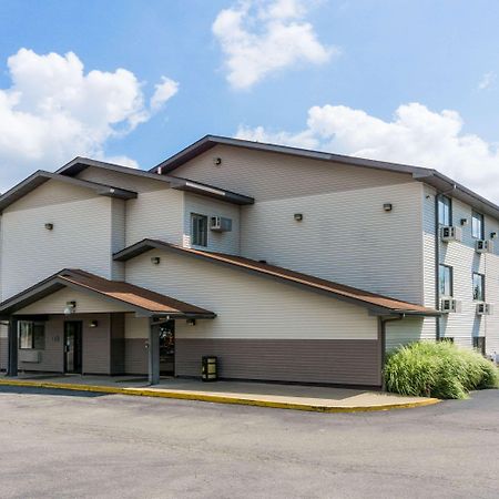 Super 8 By Wyndham Zanesville Extérieur photo